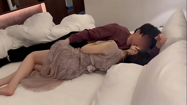 Image 【個人撮影】ドレス姿が可愛い彼女をベッドに押し倒して激しい中出しSEXする素人カップル/ Japanese amateur hentai