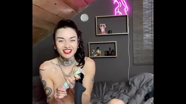 Image slut cums on big dildo