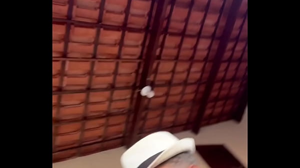 Image Loira de 18 anos dos olhos verdes dando gostoso pro carioca na mans&atilde_o em cumbucu