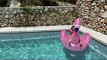 Image Je ma fais enculer au bord de la piscine par une BBC