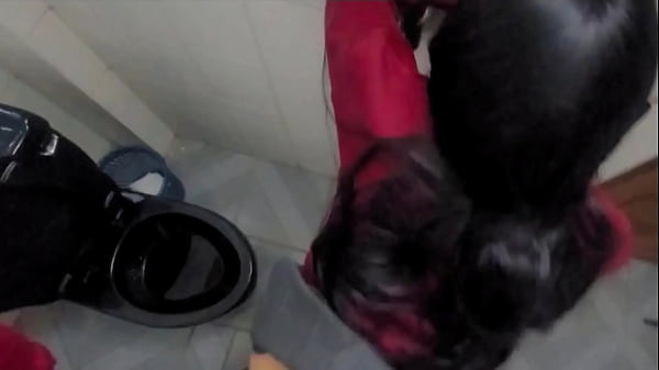Image LA FOLLE EN EL BA&Ntilde_O!!! Colegiala Cogiendo Con Su COMPA&Ntilde_ERO DE CLASE a Escondidas, EN EL BA&Ntilde_O DE LA ESCUELA!! El Cabr&oacute_n Lo Graba Todo!! Jovencita mexicana caliente se la cogen!! VIDEO CASERO REAL!