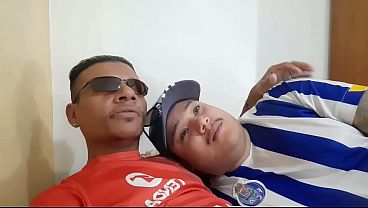 Image ENCONTRO DE HETEROS PRA ASSISTIR UMA PARTIDA DE FUTEBOL VIRA UMA SURUBA INESPERADA VIZINHOS TIVERAM QUE BATER NA PORTA POR CAUSA DO GEMIDOS AUTOS