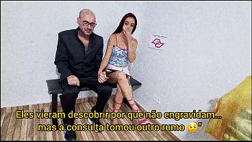 Image Casada deixa ginecologista brincar com sua buceta enquanto marido na sala de espera!