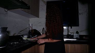 Image Pareja amateur colombiana tiene un rapidin en la cocina