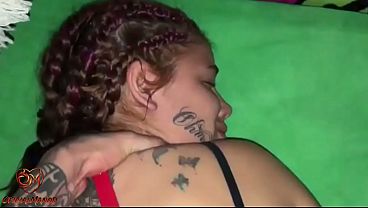 Image Arregacei o cuzinho dessa branca da buceta rosa encharcou a minha cama toda