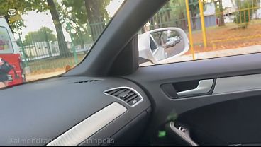 Image Girl leaves with a stranger after school - Almendra Gala