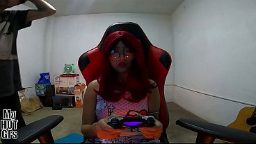 Image Jovencita gamer recibe semen en el co&ntilde_ito