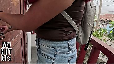 Image Kamila llega a su casa y lo primero que piensa es en follar.
