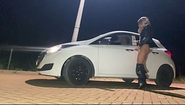 Image MACHO SAFADO FUDENDO O CUZINHO DA PUTA NA RUA