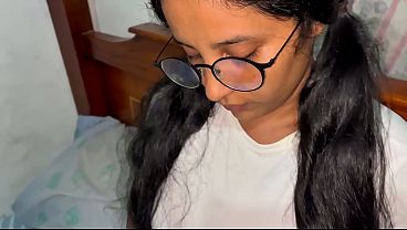 Image Hermosa colegiala es follada duro ! Eso le pasa por ser tan hermosa y sexy