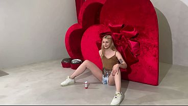 Image Naked girl