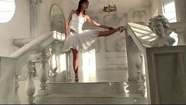 Image Naked ballerina