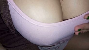 Image Le hago una rica paja a mi vecino