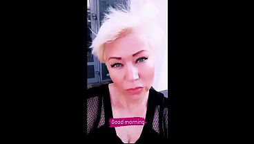 Image The gaping pussy of a sexy smoking MILF .!. ))