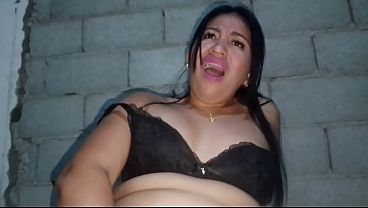 Image Morena latina se masturba su gran co&ntilde_o con su vibrador hasta llega al orgasmo
