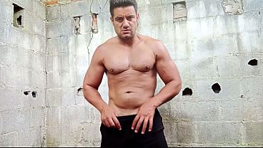 Image YURI GA&Uacute_CHO - BOMBAD&Atilde_O EXIBIU OS M&Uacute_SCULOS E GOZOU NA CHAMADA DE V&Iacute_DEO - URSO TOCANDO PUNHETA