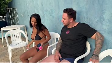 Image Dei pro casado igual uma puta enquanto a esposa ficava na piscina sem saber de nada