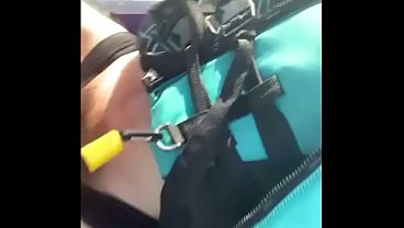Image Novinha Safada, deixou marido na areia e fudeu com o instrutor no Jetski