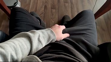 Image Erk&auml_lteter Daddy wichst langsam im Chefsessel - PhantomGentX