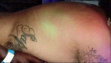 Image Puta engole pau gigante ainda passa a l&iacute_ngua no saco na festa de swing da base dos sapecas