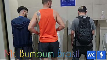 Image MACHOS FAZENDO SEXO EM BANHEIROS P&Uacute_BLICOS