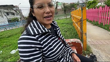 Image Mi hermanastra tiene el sue&ntilde_o de ser una actriz porno asi que decid&iacute_ ayudarla haciendo juegos de roll para practicar