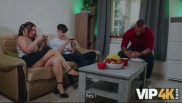 Image VIP4K. The virtual game ends with a real Cumshot from His Daddy