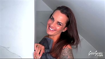 Image Amy et Stella, deux bombes atomiques, se mangent le minou