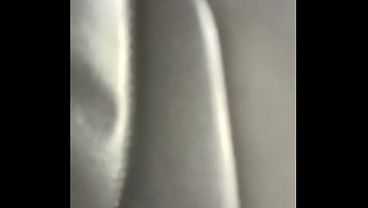 Image N&atilde_o aguentou de tes&atilde_o e sentou no amigo do marido corno!!! Novinha casada gostosa, cheia de tes&atilde_o, ap&oacute_s uma resenha boa, sentou no macho pauzudo e humilhou o corno.