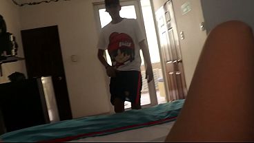 Image HERMOSA MODELO COLOMBIANA SE ESTABA MASTURBANDO EN SU CUARTO CUANDO LLEGO SU HERMANASTRO PARA CHUPARLE LA VAGINA