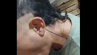 Image Encontrei o hetero novinho andando de bike na minha rua sem cueca, pediu logo um boquete