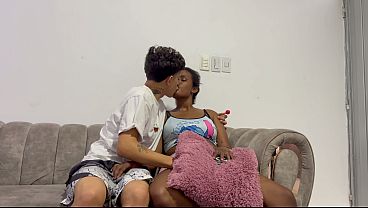 Image Me aprovecho que veo pel&iacute_culas con mi novia y su amiga para meterle mi enorme polla