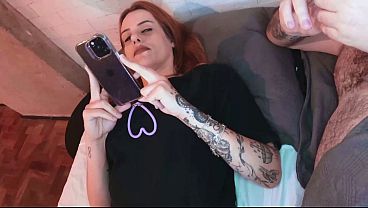 Image Esposa safada fode com outro enquanto seu corno vai se masturbar no banheiro - Bella Ruiva faz pau medio correr pelado no predio para fugir do corno BRABO COMPLETO NO RED