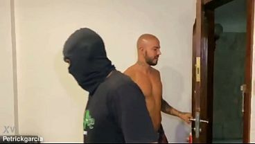 Image O hetero sigiloso do pr&eacute_dio me chamou para gozar dentro do meu cuzinho de tanto tes&atilde_o gozei sem por a m&atilde_o no meu pau