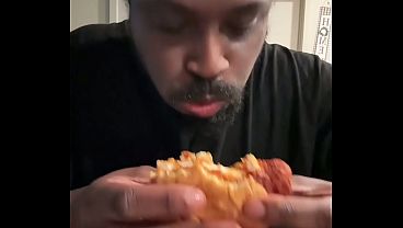Image Dave&rsquo_s hot chicken MukBang