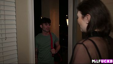 Image Petite MILF has a crush on her delivery guy