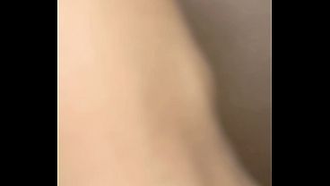 Image Mira como lubrico este hermoso culo de mi novia antes de meterle la VERGA ( 100% casero))