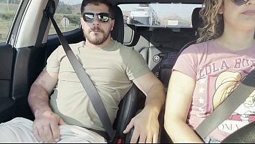 Image Marido bate punheta na estrada pra aliviar o tesao enquanto esposa dirige