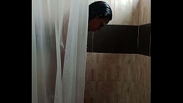 Image me espian mientras estoy tocandome en el ba&ntilde_o