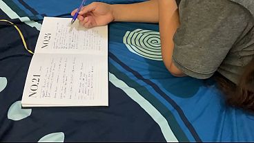 Image RAPIDIN entre hermanstros Ella hacia la tarea y terminan haciendo el amor en el cuarto Estudiante gime MUY RICO