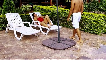 Image Sex in the pool