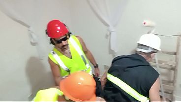 Image SEXO NA OBRA. O PAUZUDO COMEU 2 RABOS GULOSOS