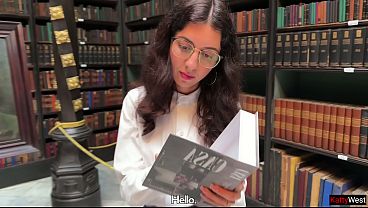 Image Did you know that nerdy girls are much more active in sex than girls who dress revealingly? - Sex with Girl in Glasses