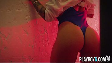 Image Curvy MILF with hairy pussy Keisha Grey exposes body for Playboy