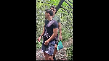 Image LEVEI MEU AMIGO PARA CONHECER AS TRILHAS DE SEXO E COMI O CU DELE NA FRENTE DE V&Aacute_RIOS HOMENS.