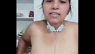Image Estoy muy exitada, mira mis pechos...