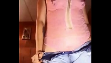 Image Madura ba&ntilde_&aacute_ndose se masturba se viene y se chorrea