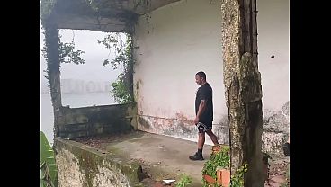 Image uma casa abandonada