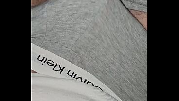 Image Deutscher Daddy spritzt geil in grauen Calvin Klein nach dem Gym - PhantomGentX