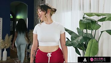 Image ALL GIRL MASSAGE - BnB Owner Offers A Massage Which Lead To Awesome Scissoring Fun